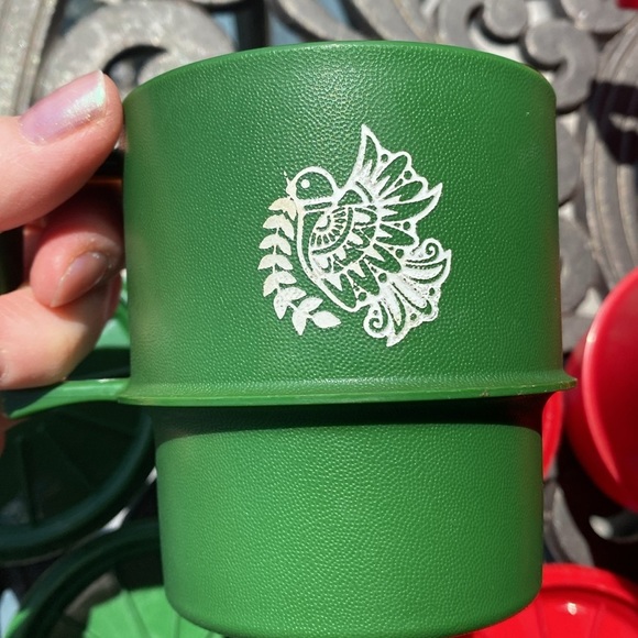Tupperware - Vintage Cups Mugs Lids Set of 4 Red and green 1312-8 1312-7 - Picture 11 of 17